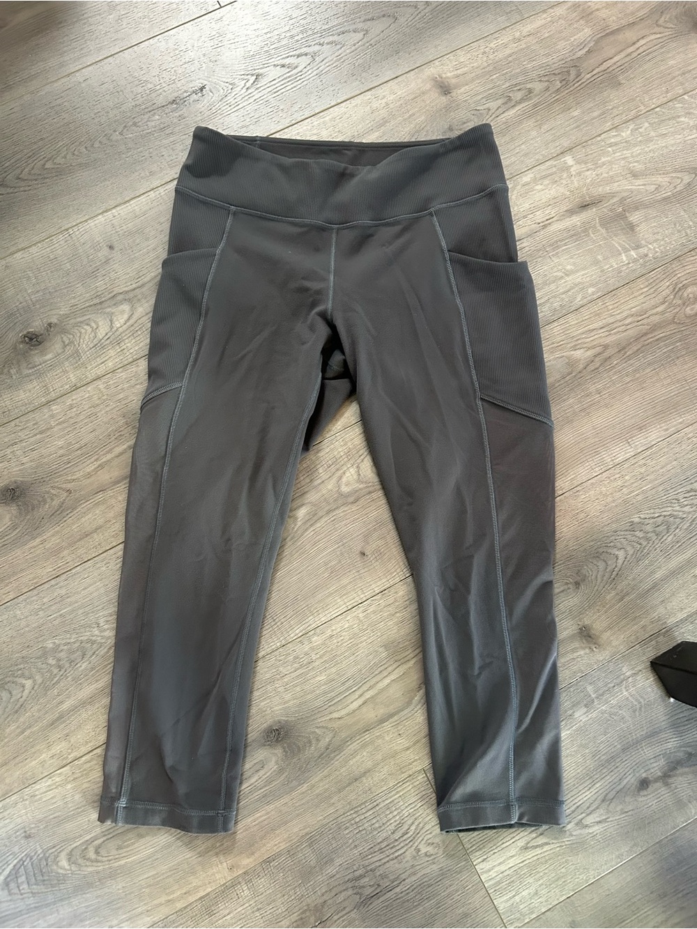Lululemon Athletica Charcoal Cropped Leggings with Pockets